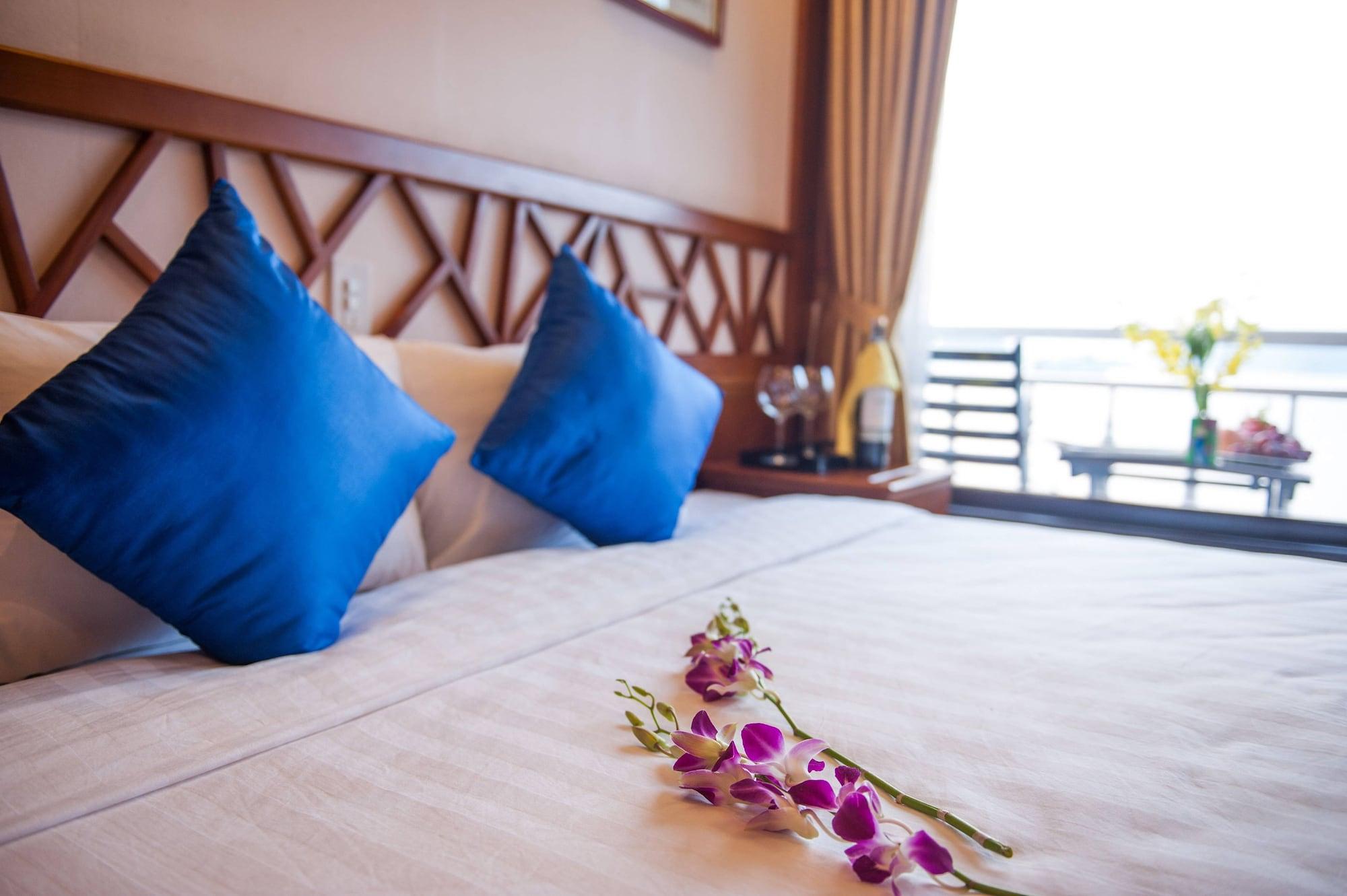 Gray Line Halong Cruise Hotel Ha Long Bagian luar foto