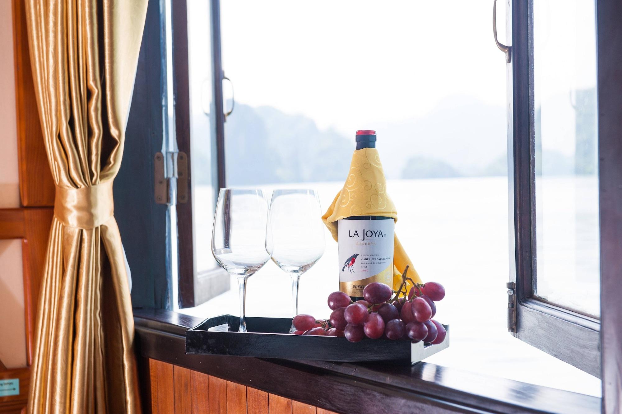 Gray Line Halong Cruise Hotel Ha Long Bagian luar foto