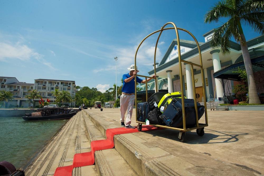Gray Line Halong Cruise Hotel Ha Long Bagian luar foto