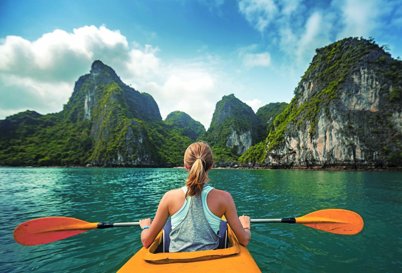 Gray Line Halong Cruise Hotel Ha Long Bagian luar foto