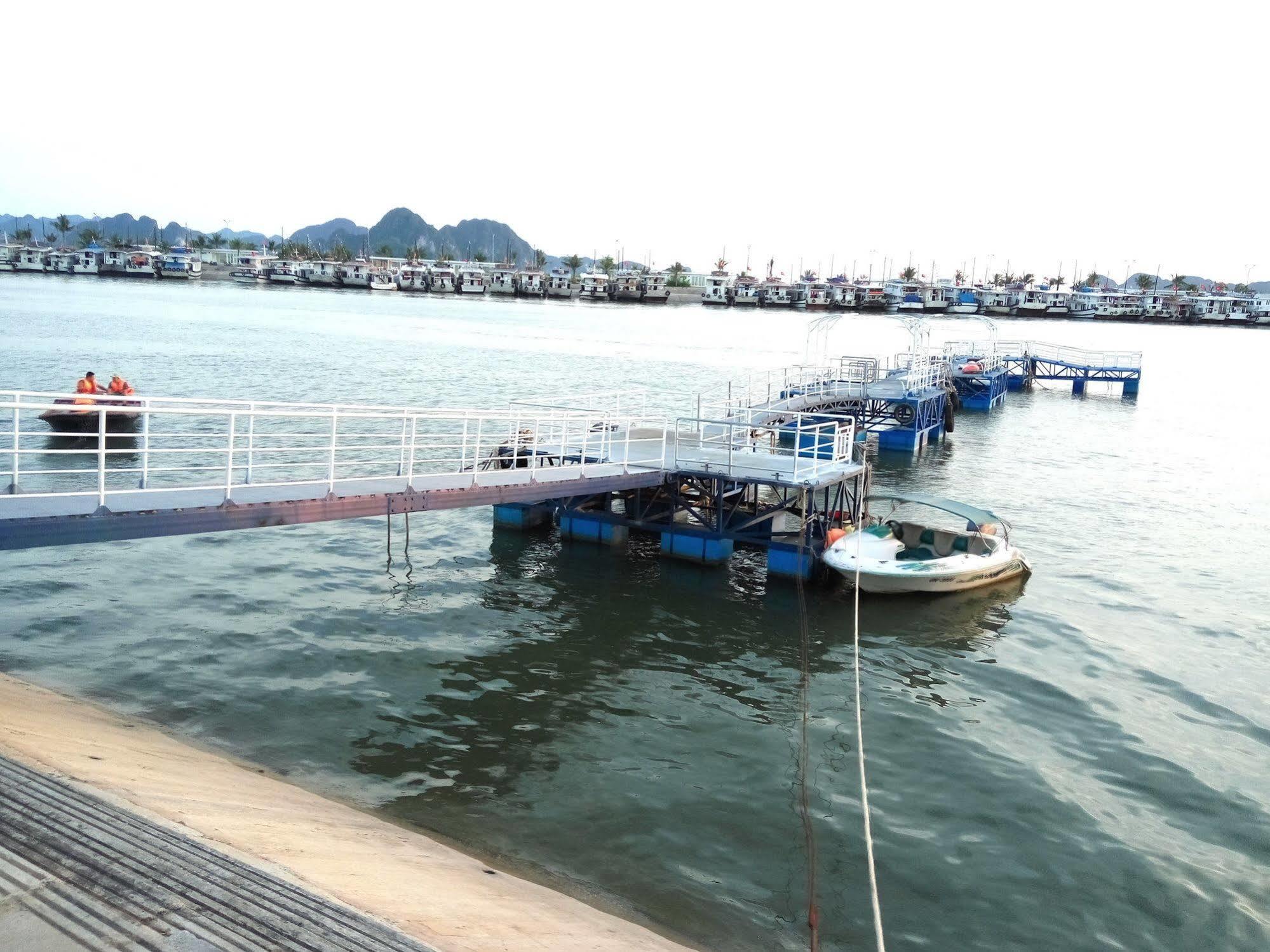 Gray Line Halong Cruise Hotel Ha Long Bagian luar foto
